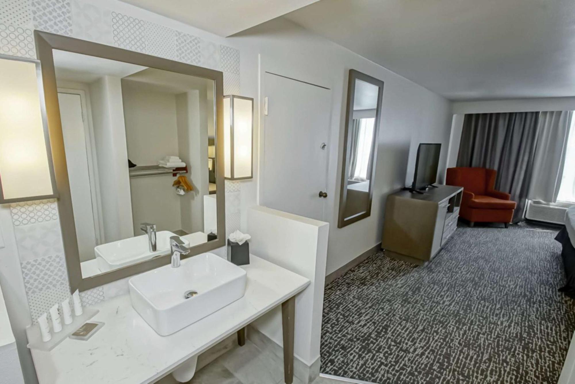 Country Inn & Suites By Radisson, New Orleans I-10 East, La ภายนอก รูปภาพ