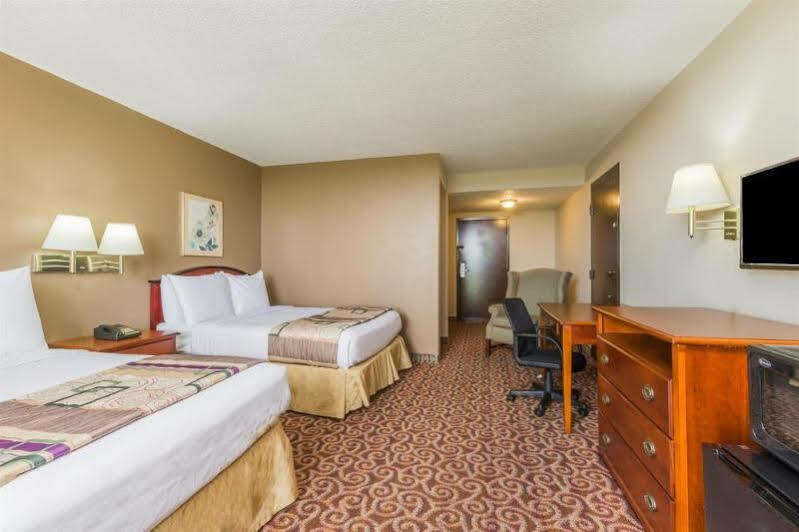 Country Inn & Suites By Radisson, New Orleans I-10 East, La ภายนอก รูปภาพ